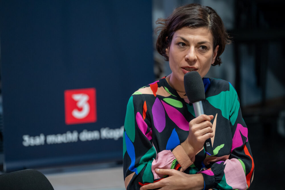 Geschäftsführerin der NdM hält Input bei 3sat