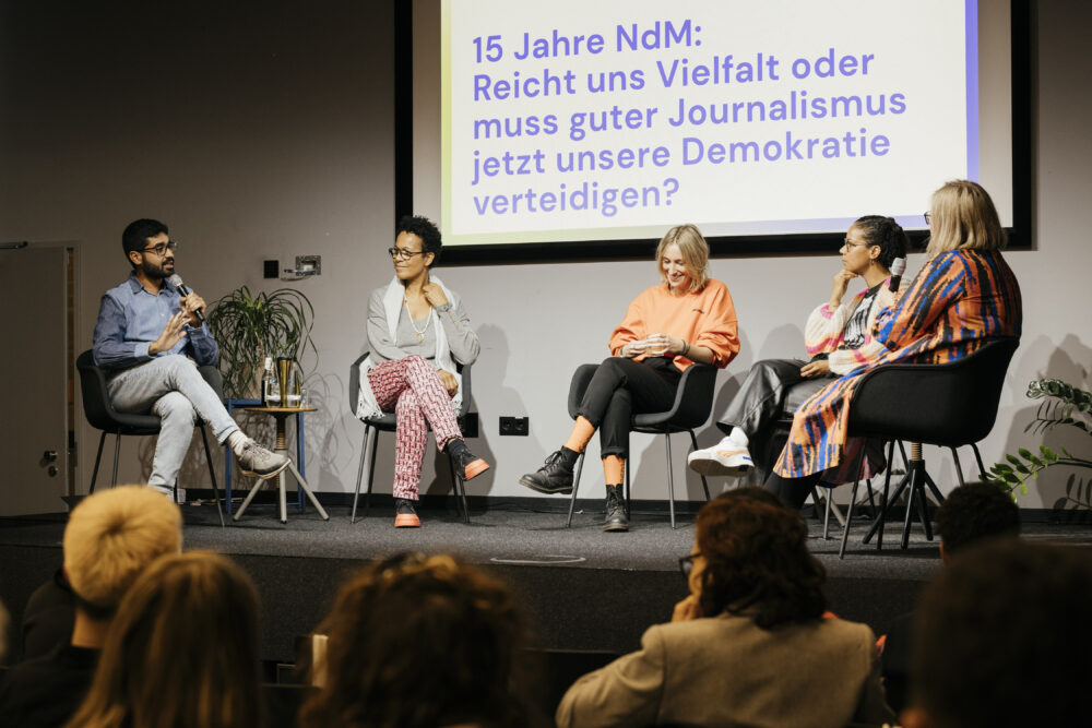 Panelist*innen bei der NxM auf der Bühne