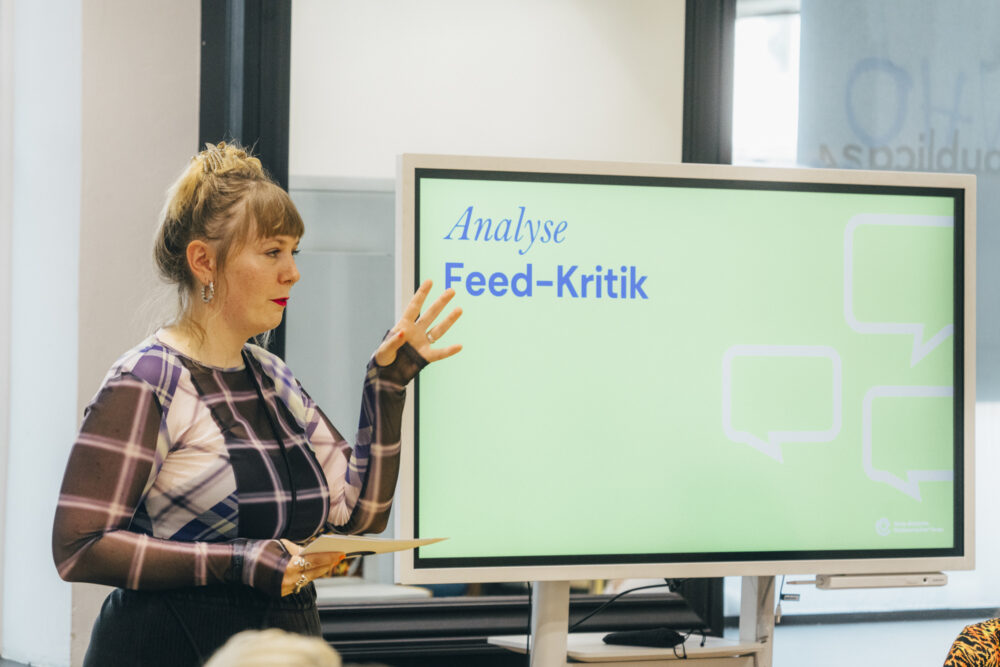 Person hält Vortrag